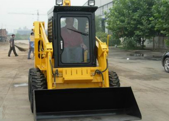 China Small 4WD 40HP Power Skid Steer Compact Track Loader1500 kg Lifting Force supplier